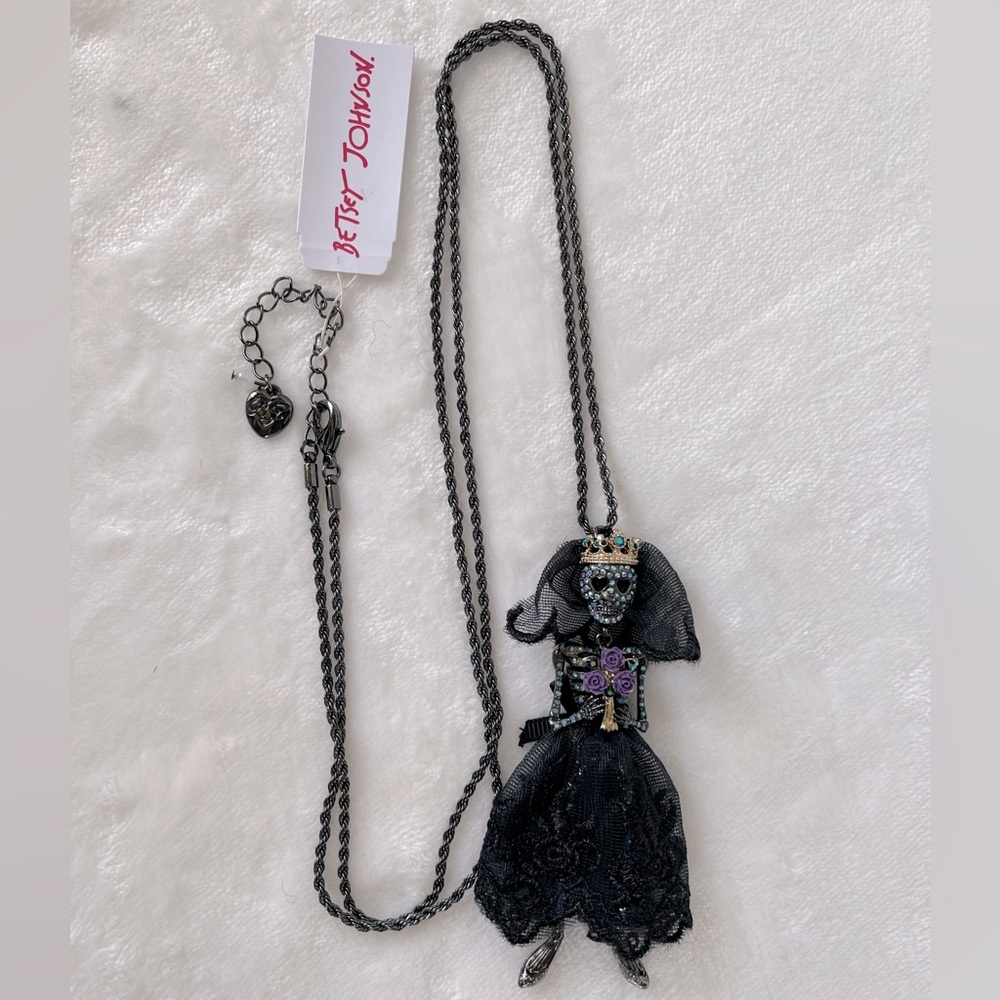 Betsey Johnson Skeleton Bride Necklace - Picture 6 of 9